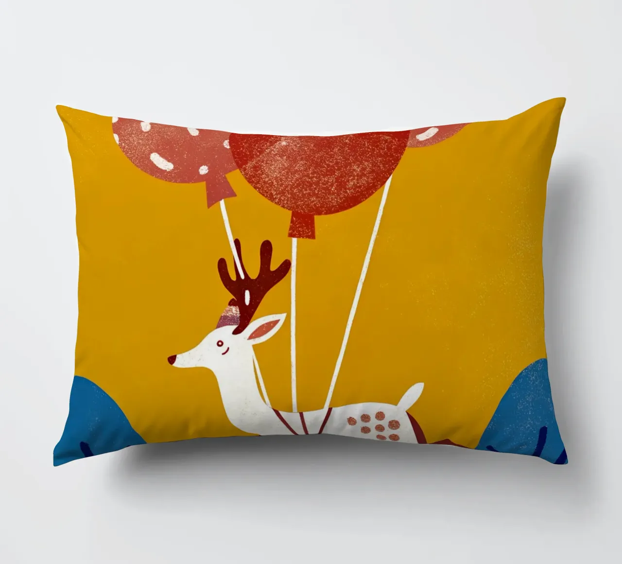 Cervo con palloncino cuscino da THE LATEST SHOP