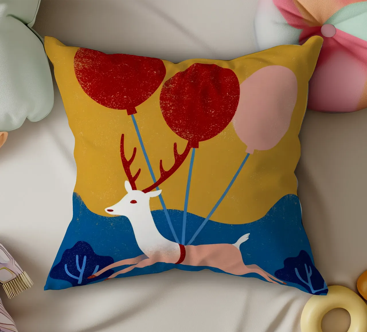 Cervo con palloncino cuscino da THE LATEST SHOP