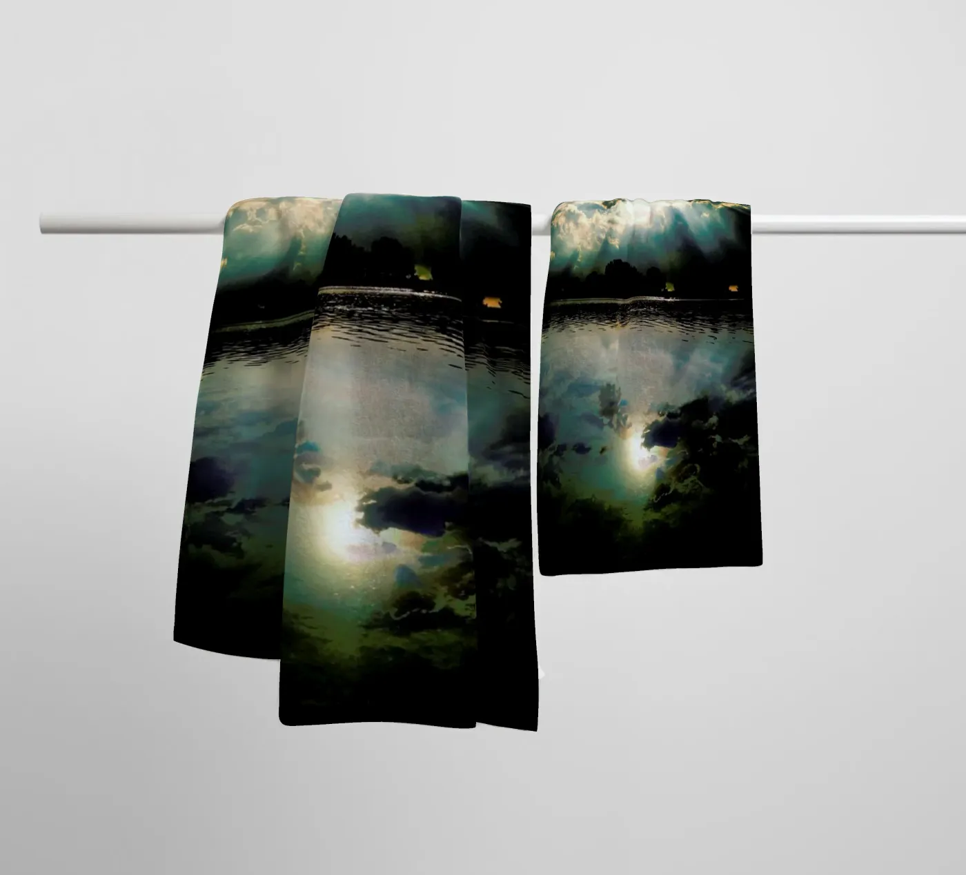 The Rays towel by Angelo Cerantola