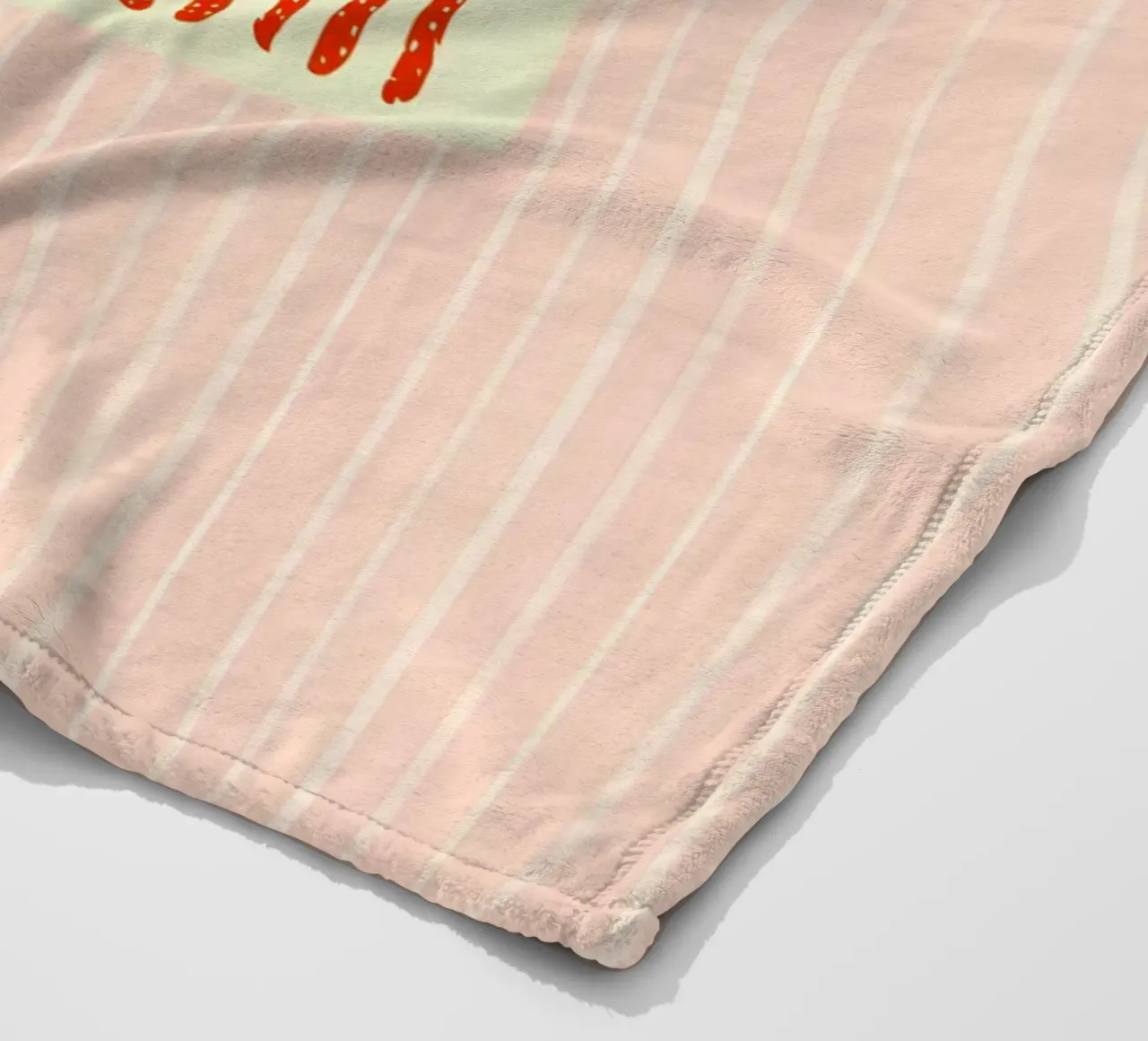 The Strawberries coperta in pile da Gypsy Galleria