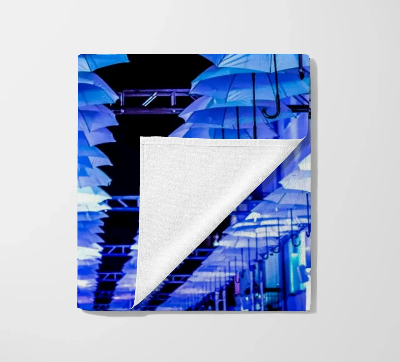 ombrelli installati telo mare da Bleu