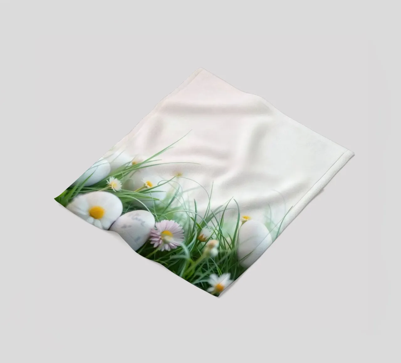 Caccia all'uovo di Pasqua in un prato pieno di margherite e di fiori. coperta in pile da DesignDoodle