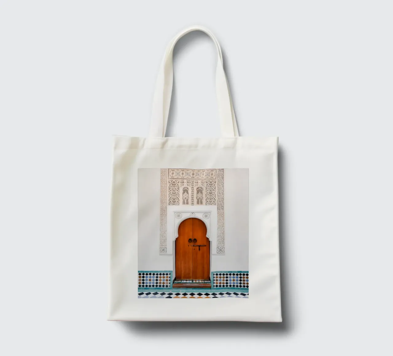 Moroccan architecture in Marrakesh borsa in juta da photolovers