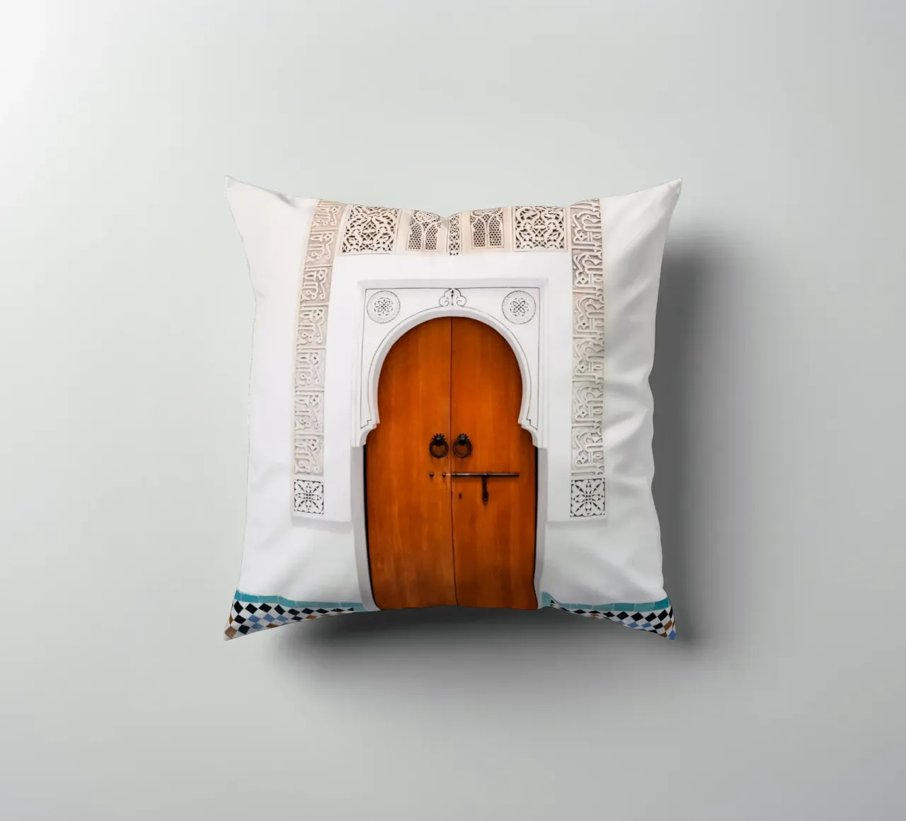 Moroccan architecture in Marrakesh cuscino da photolovers