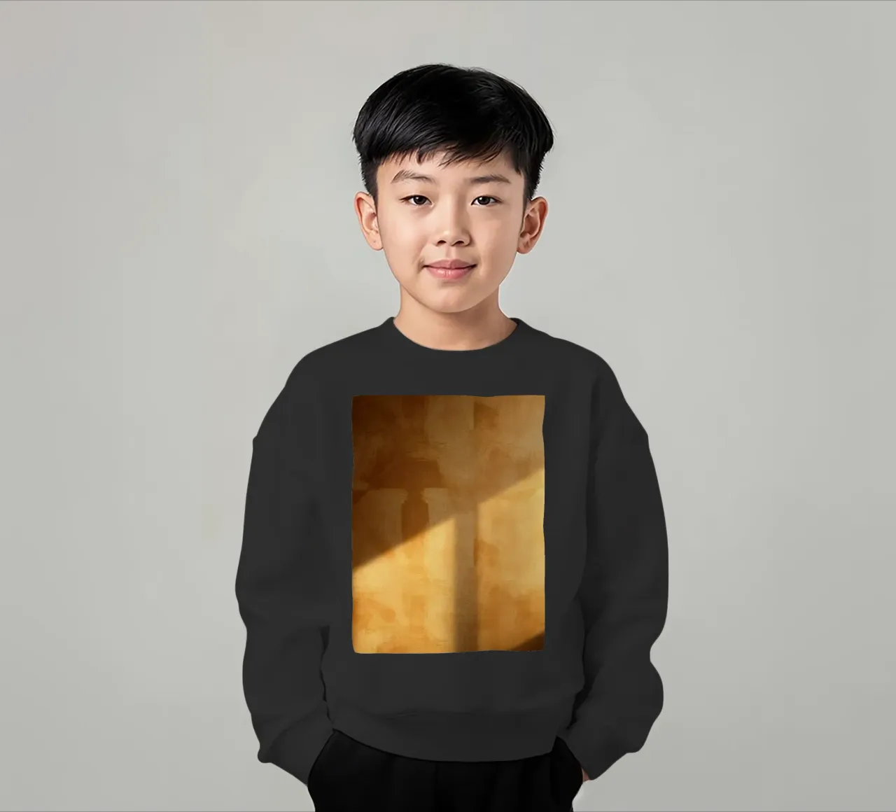 La luce soffusa del sole proietta ombre calde su una parete interna in un ambiente accogliente. felpa bambino da DesignDoodle