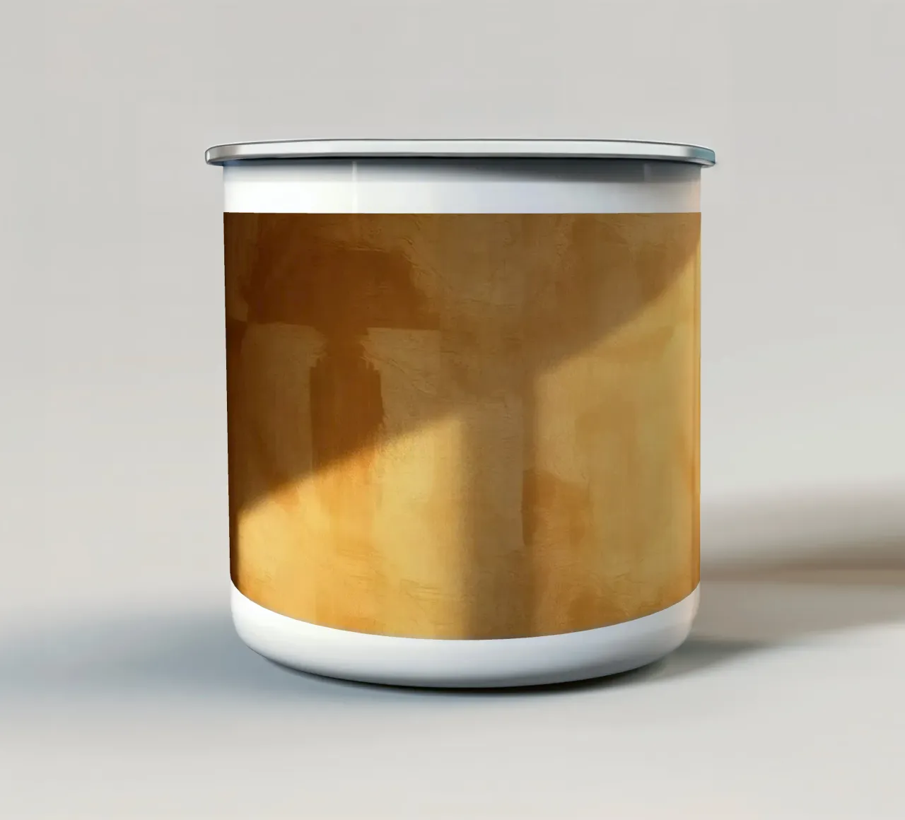 Zacht zonlicht werpt warme schaduwen op een binnenmuur in een gezellige emaille mok van DesignDoodle
