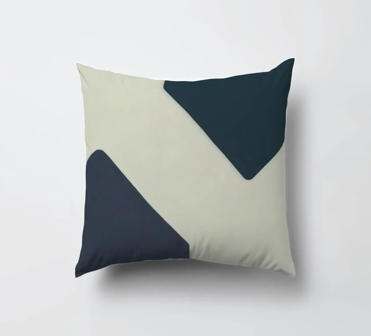 Forme geometriche astratte in colori contrastanti cuscino da DesignDoodle