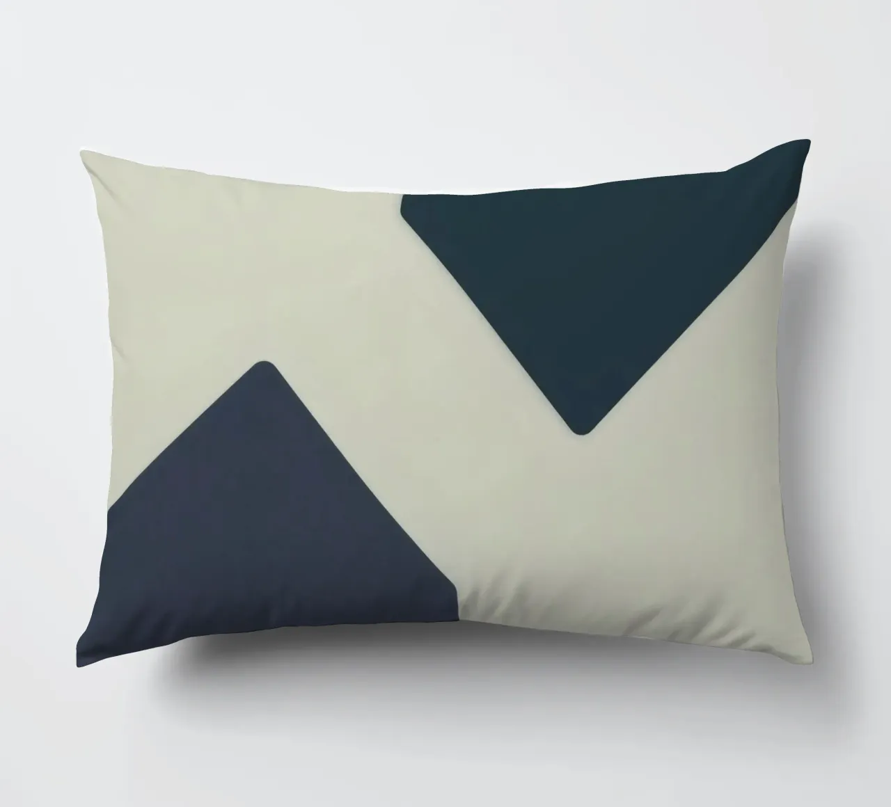 Forme geometriche astratte in colori contrastanti cuscino da DesignDoodle