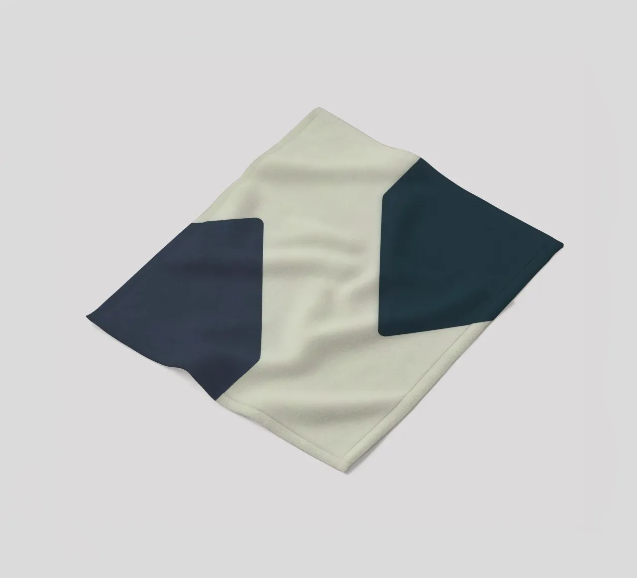 Forme geometriche astratte in colori contrastanti coperta in pile da DesignDoodle