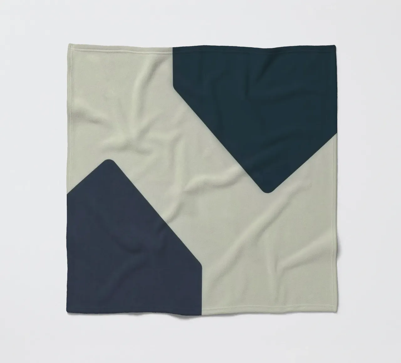 Forme geometriche astratte in colori contrastanti coperta in pile da DesignDoodle