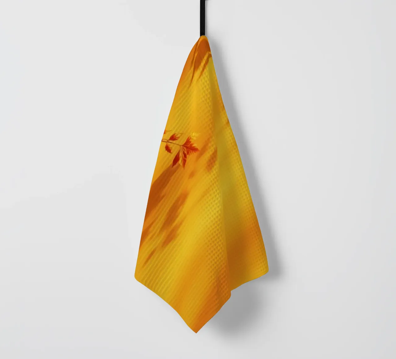 Feuilles d'automne projetant des ombres sur un fond jaune chaud torchon de DesignDoodle