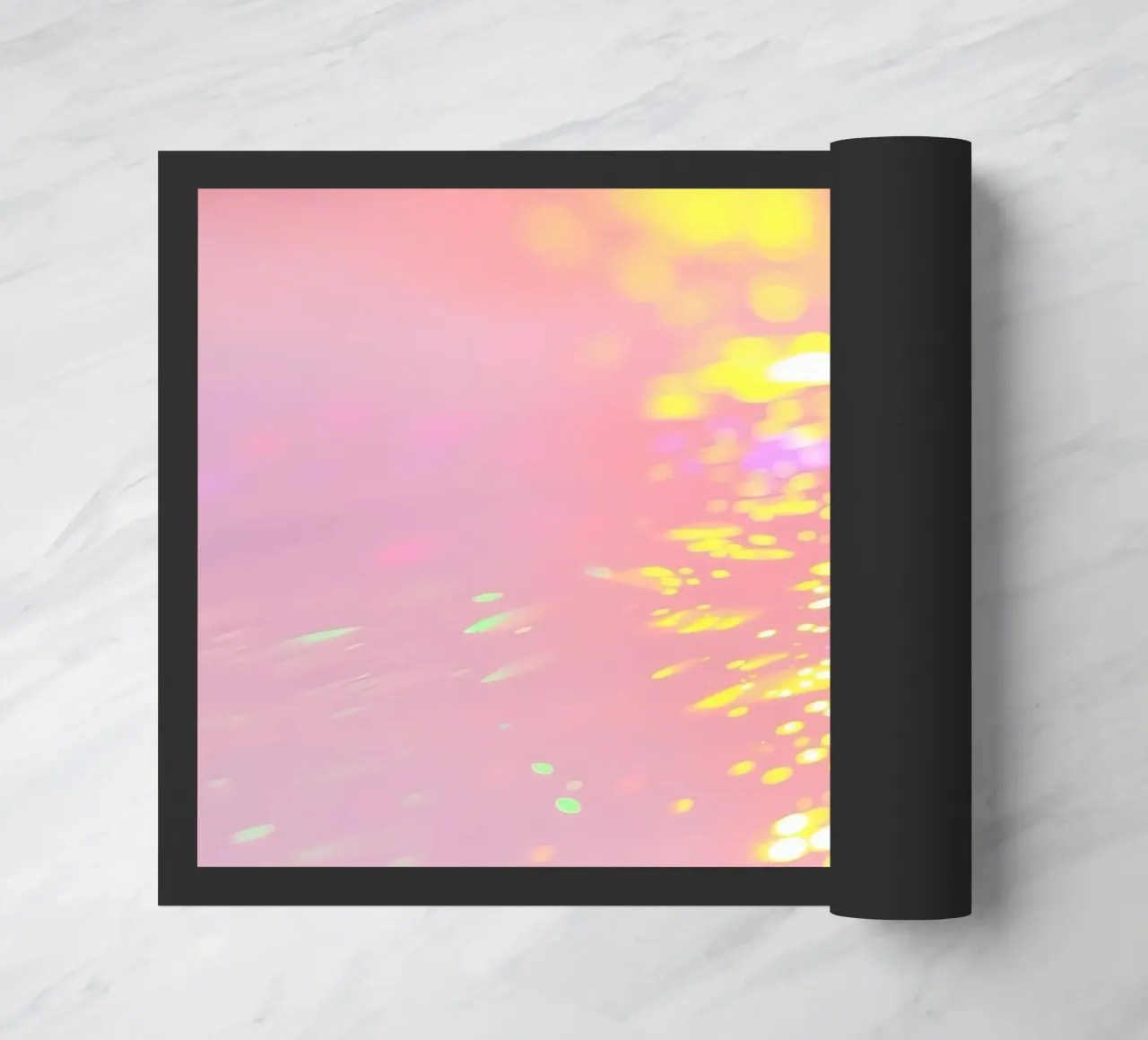 Riflessi scintillanti di luce colorata su un'arte rosa tenue zerbino da DesignDoodle