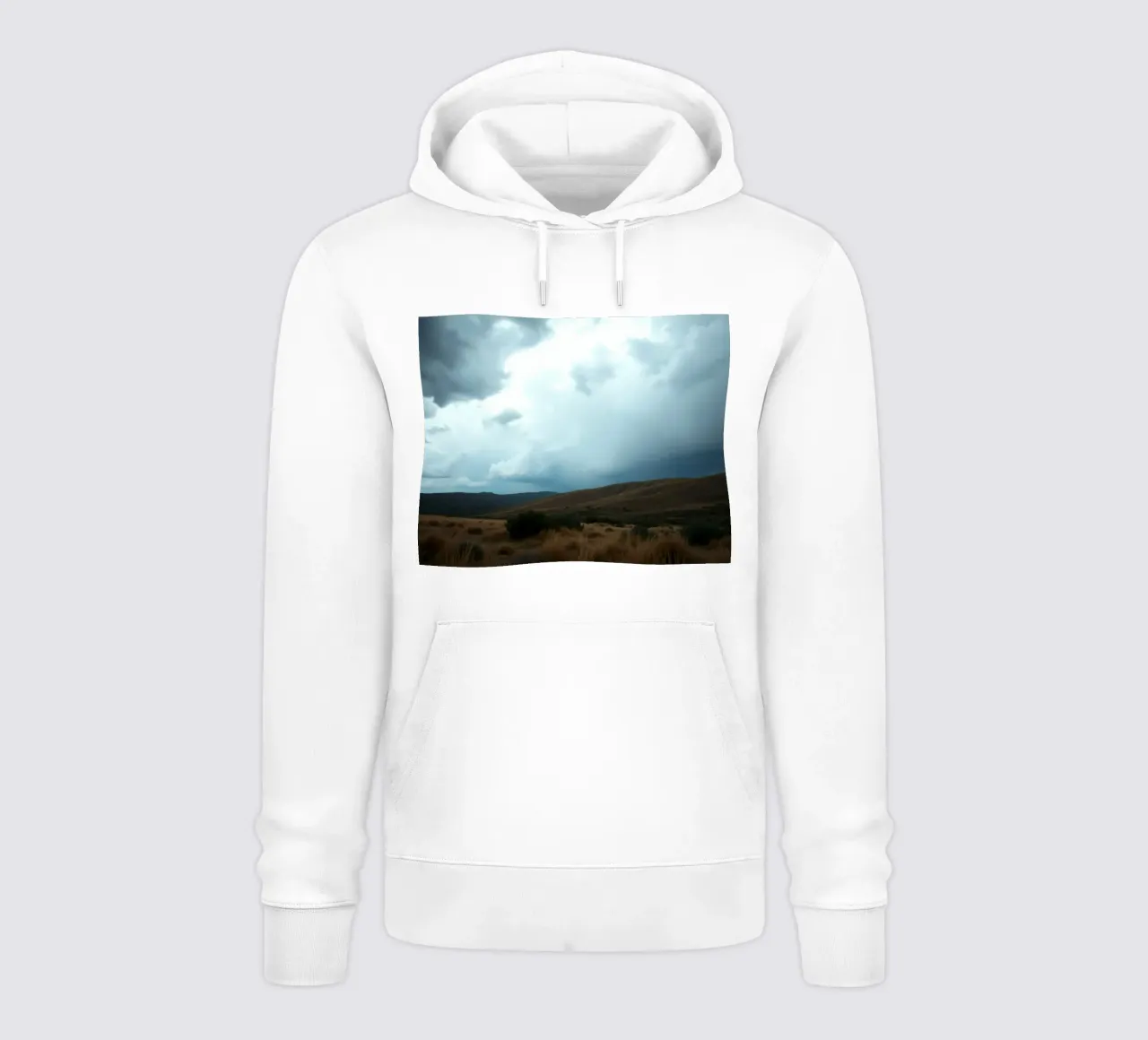Nuvole scure di tempesta si addensano su un vasto paesaggio felpa con cappuccio da DesignDoodle