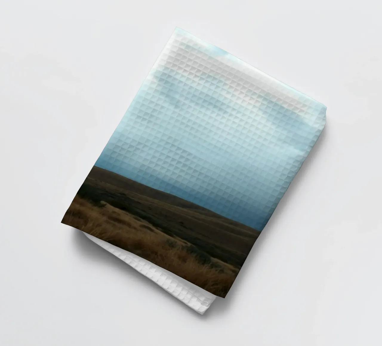 Nuvole scure di tempesta si addensano su un vasto paesaggio canovaccio da cucina da DesignDoodle