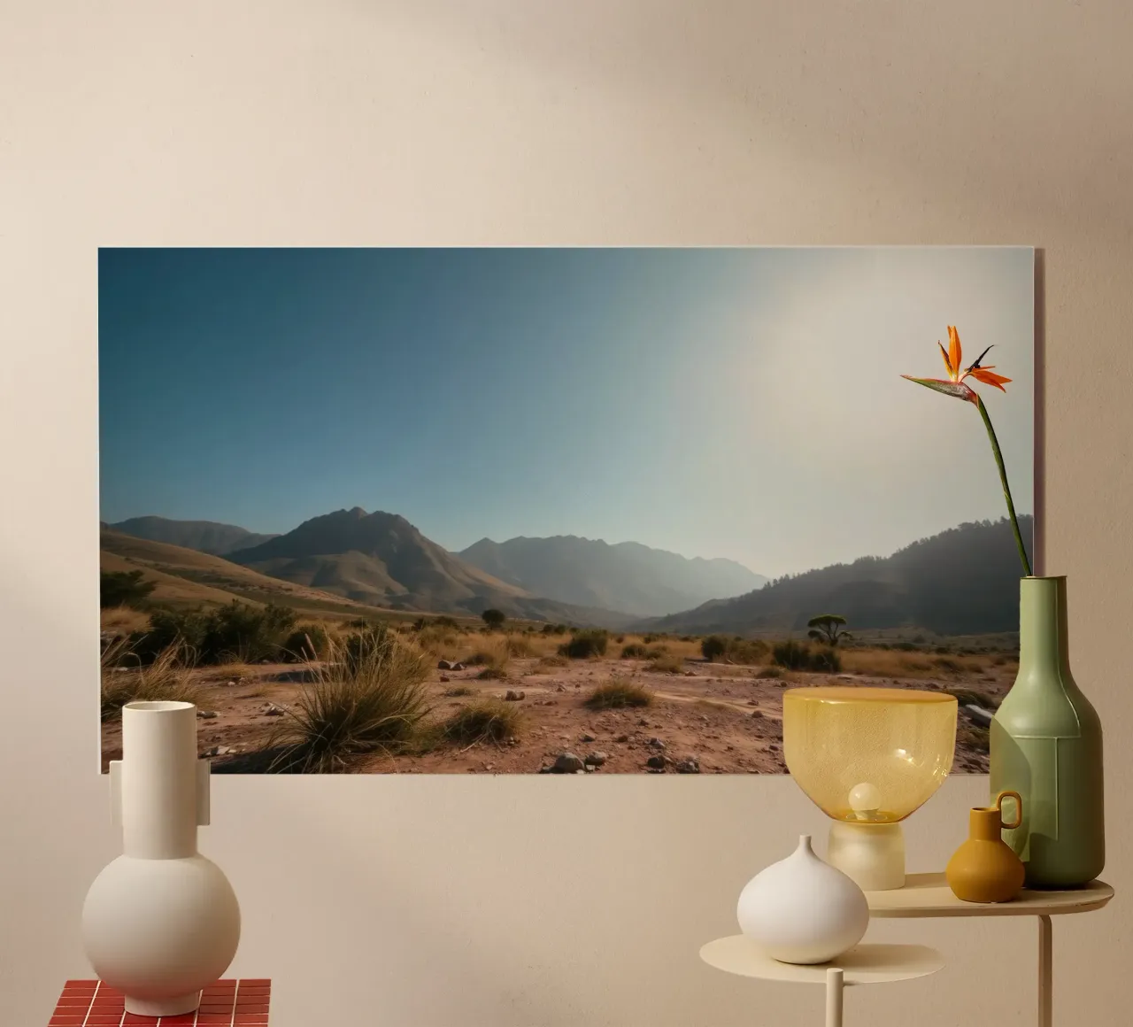 Vue panoramique des montagnes escarpées et de l'herbe dorée plexiglas de DesignDoodle