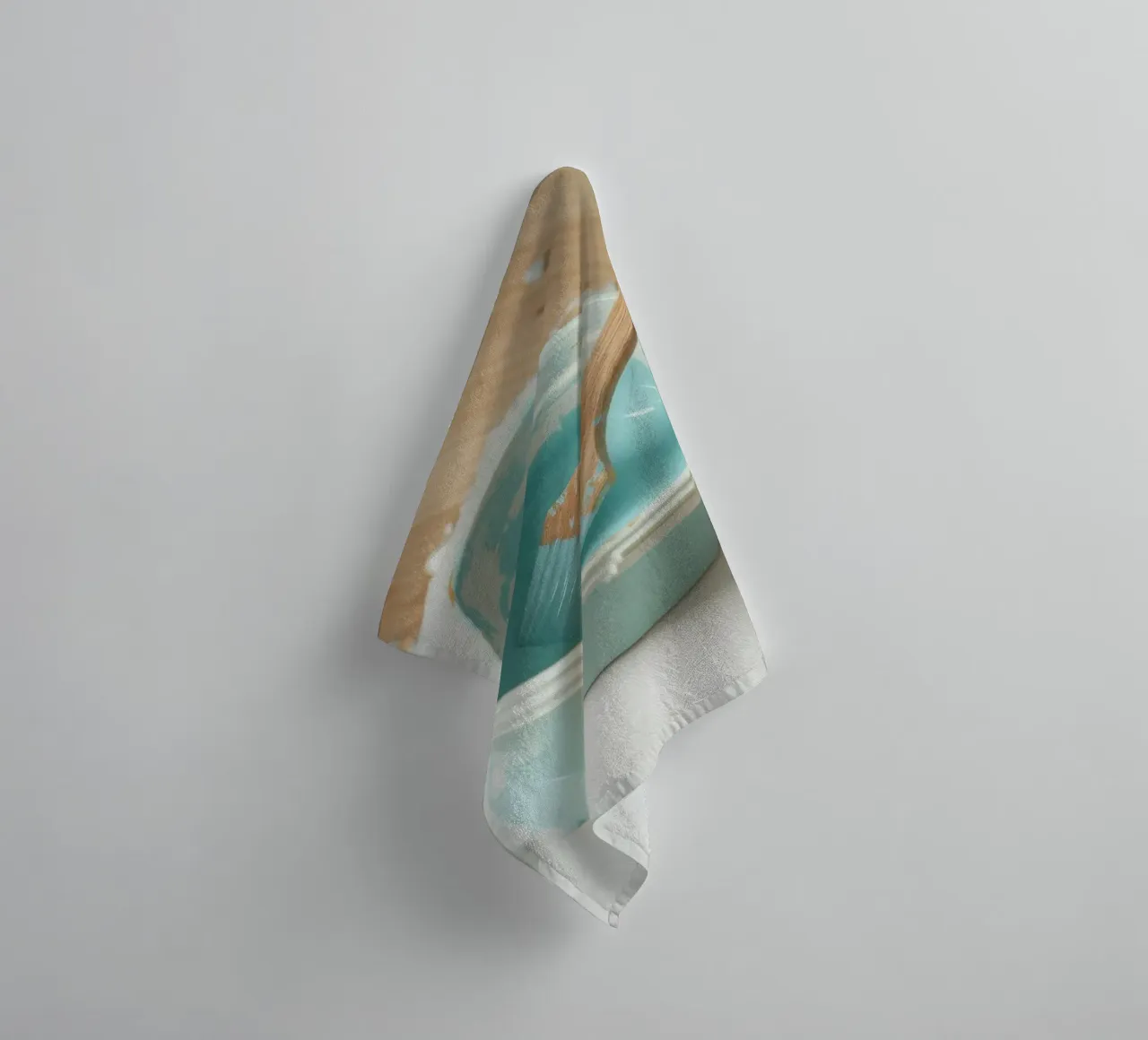 Un pinceau en bois repose dans un pot de peinture bleu à côté d'un petit pinceau. serviette de bain de DesignDoodle