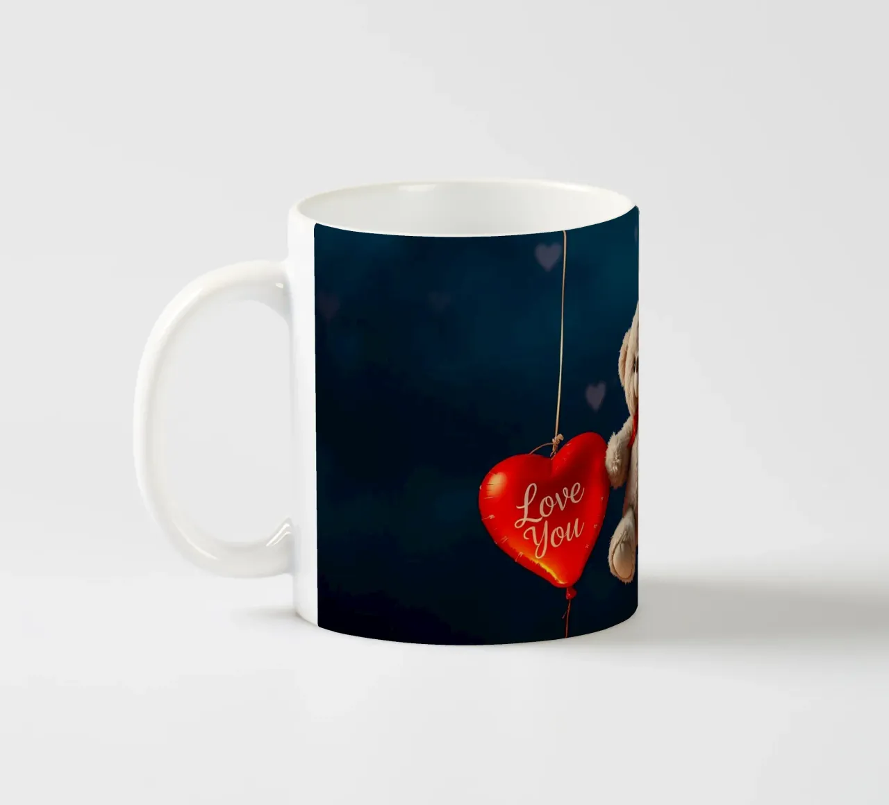 Orsetto che tiene in mano palloncini rossi a forma di cuore che esprimono amore tazza in ceramica da DesignDoodle