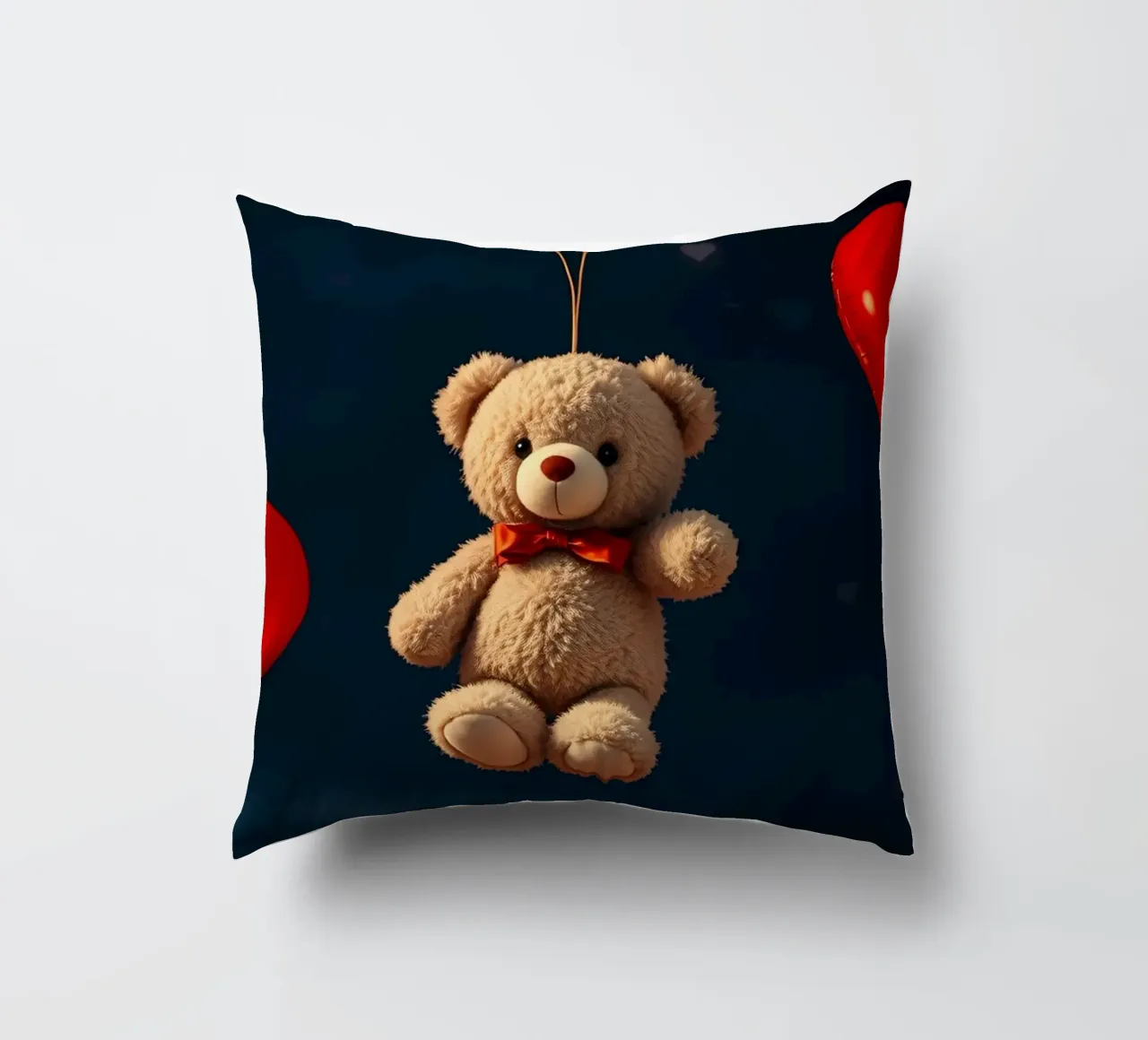 Simpatico orsetto sospeso con palloncini d'amore a forma di cuore rosso cuscino da DesignDoodle