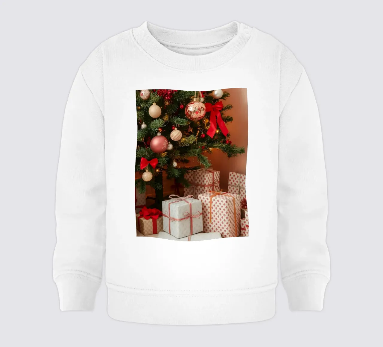 Festeggiare il Natale con un albero splendidamente decorato felpa neonato da DesignDoodle