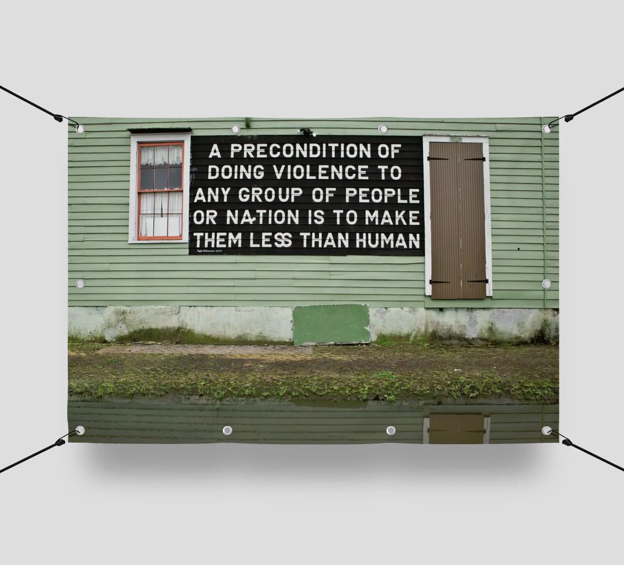 Truth in NOLA telo in pvc da Marc Gruninger