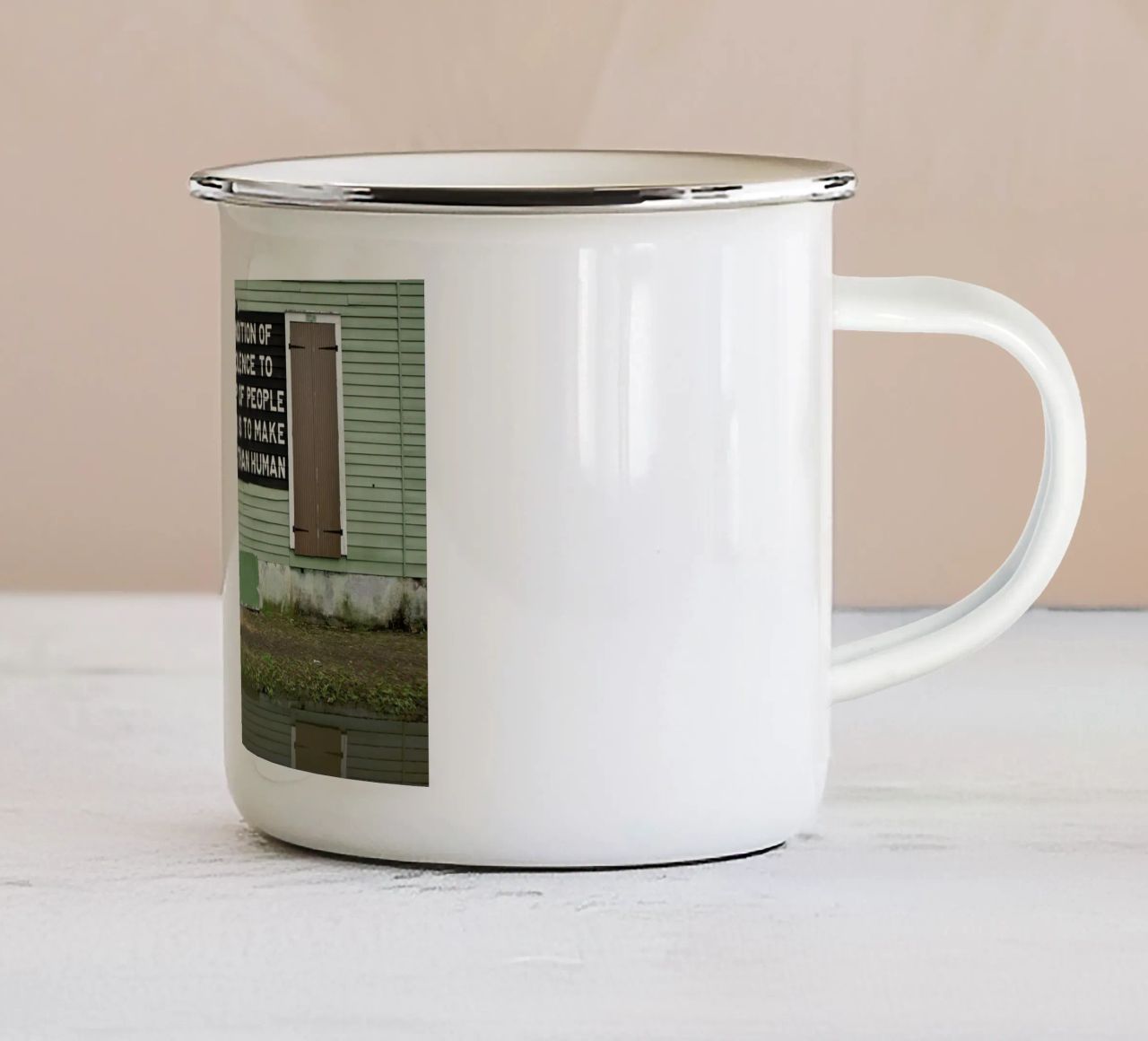 Truth in NOLA tazza in smalto da Marc Gruninger