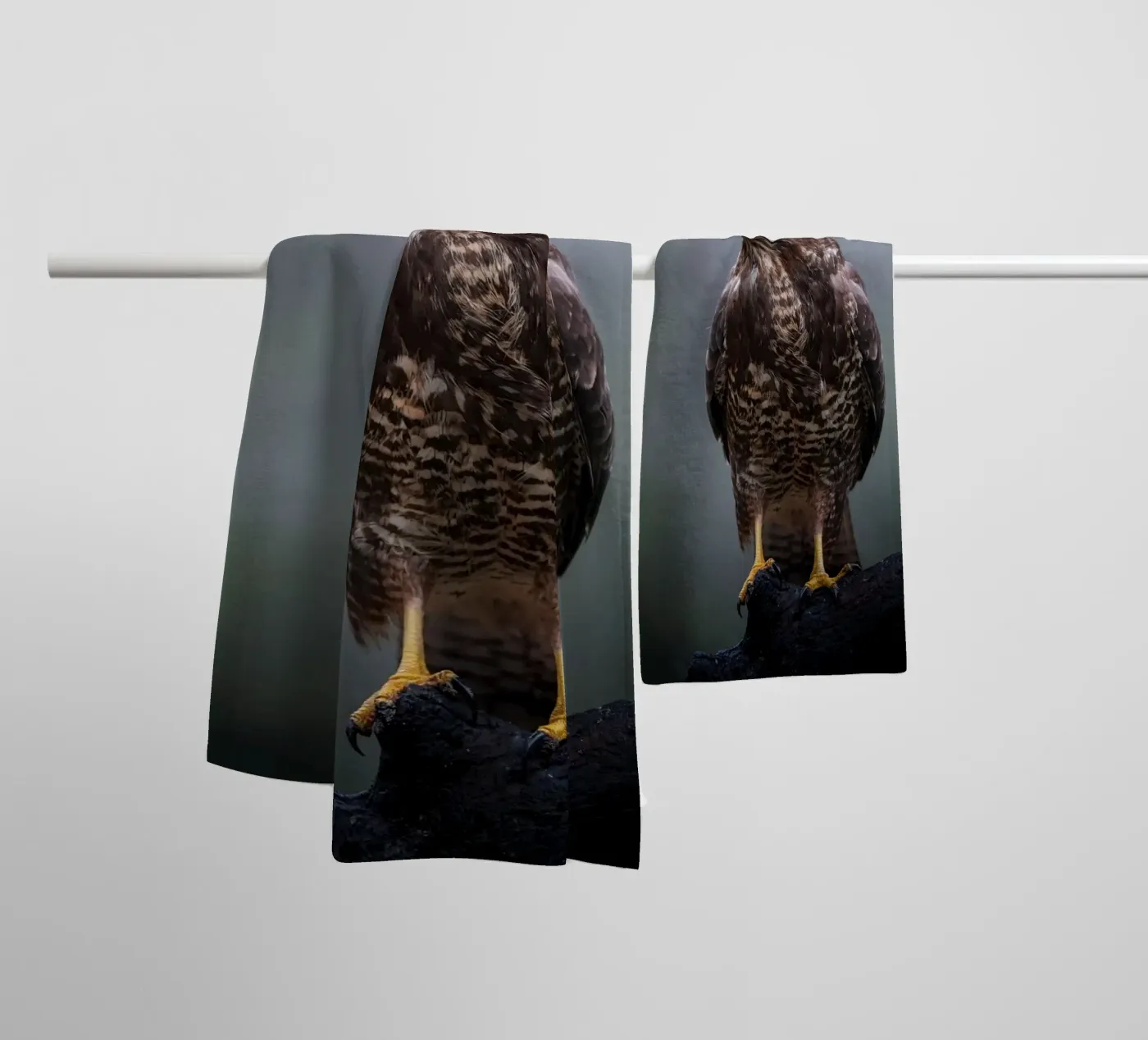 Buizerd badhanddoek van Tom's Wildlife