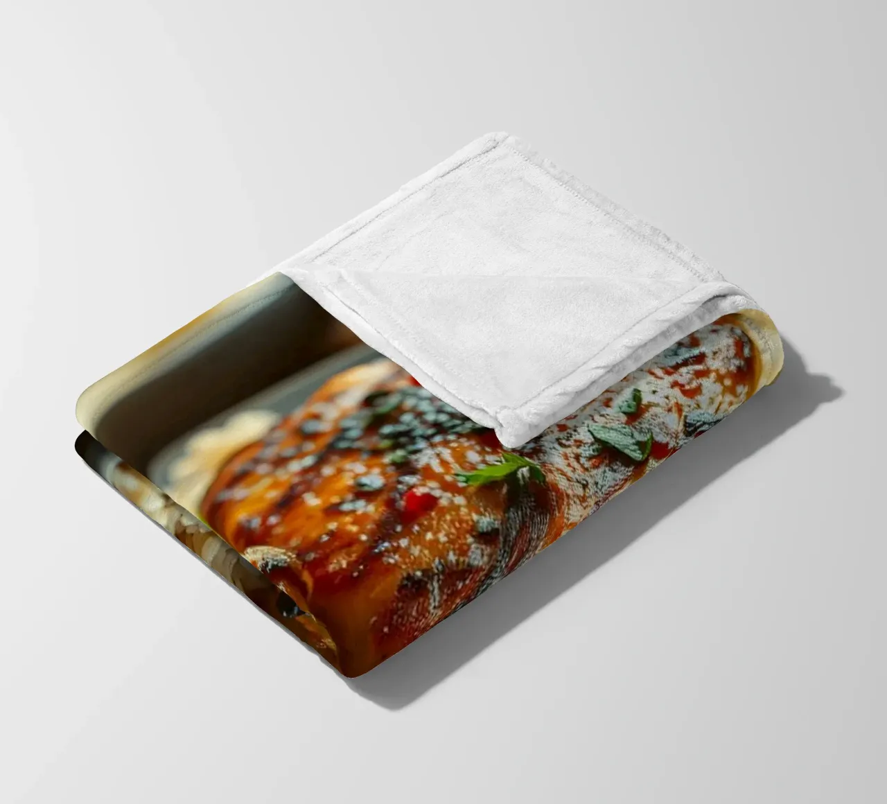 Pollo grigliato servito su un letto di riso condito con coperta in pile da DesignDoodle