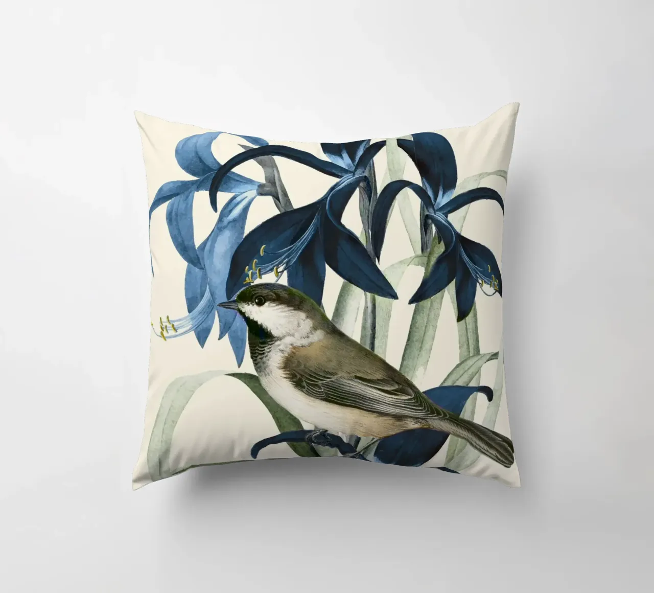 Little Bird and Flowers 2 cuscino da Nadjaa