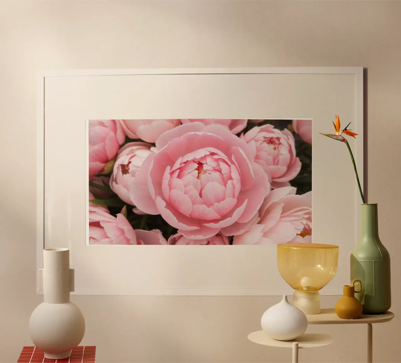 Wunderschöne rosafarbene Pfingstrosen in voller Blüte, die zarte Kunstwerke präsentieren Hahnemühle von DesignDoodle