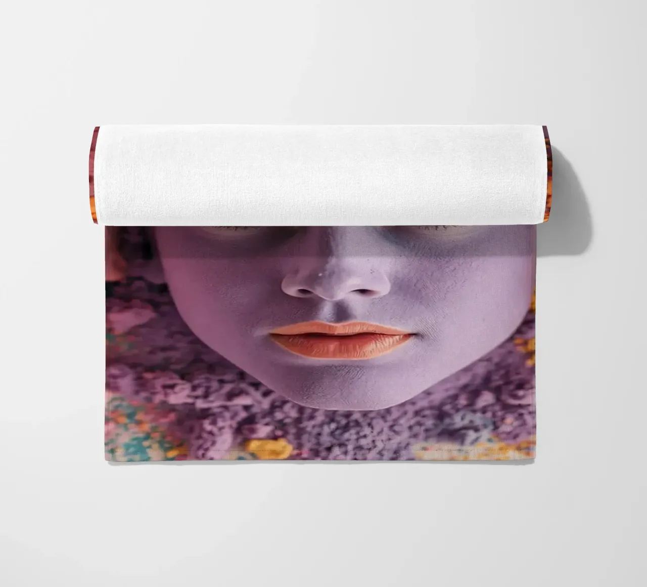 Polveri colorate espressione artistica con volti coperti telo mare da DesignDoodle