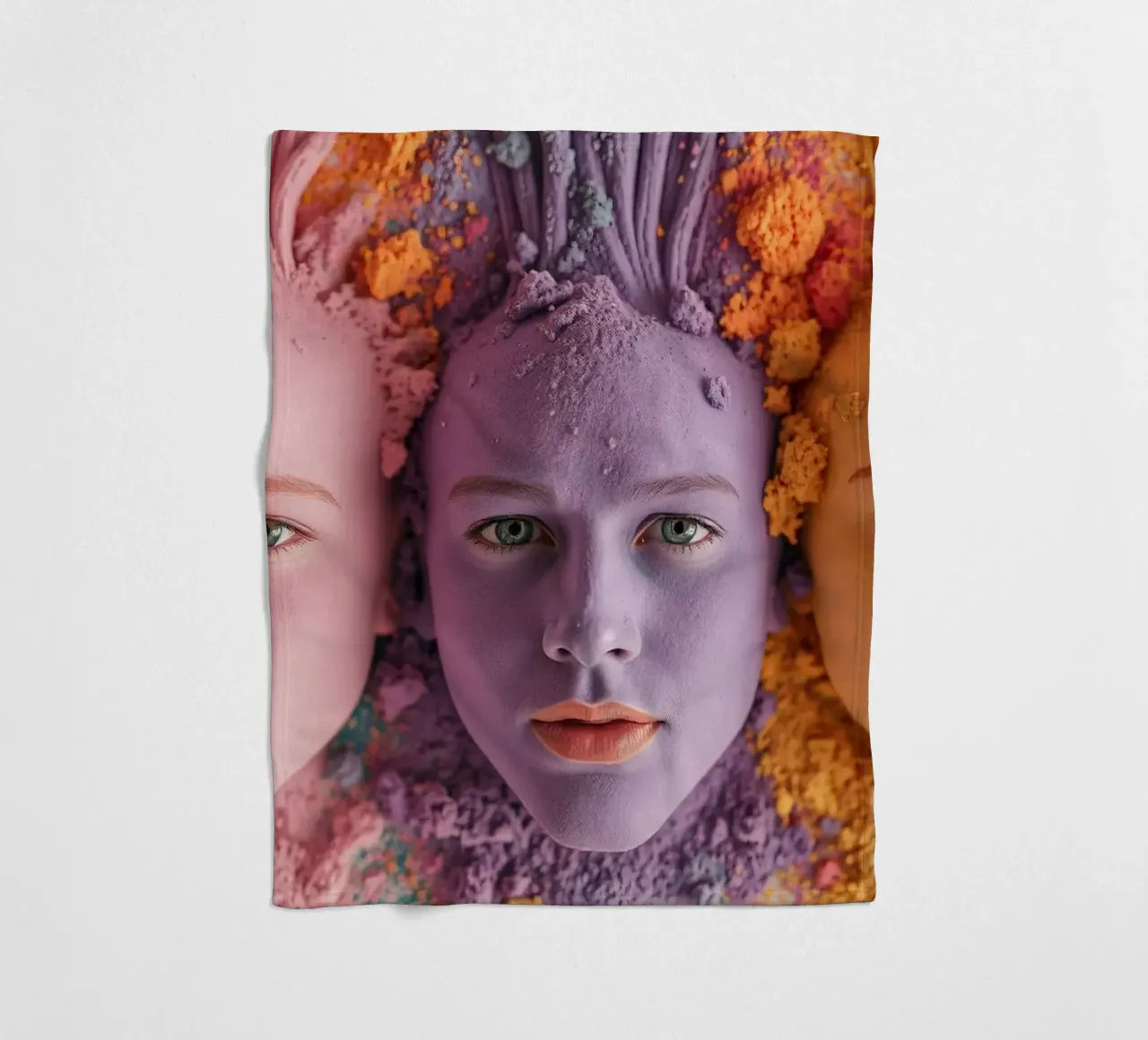 Polveri colorate espressione artistica con volti coperti coperta in pile da DesignDoodle