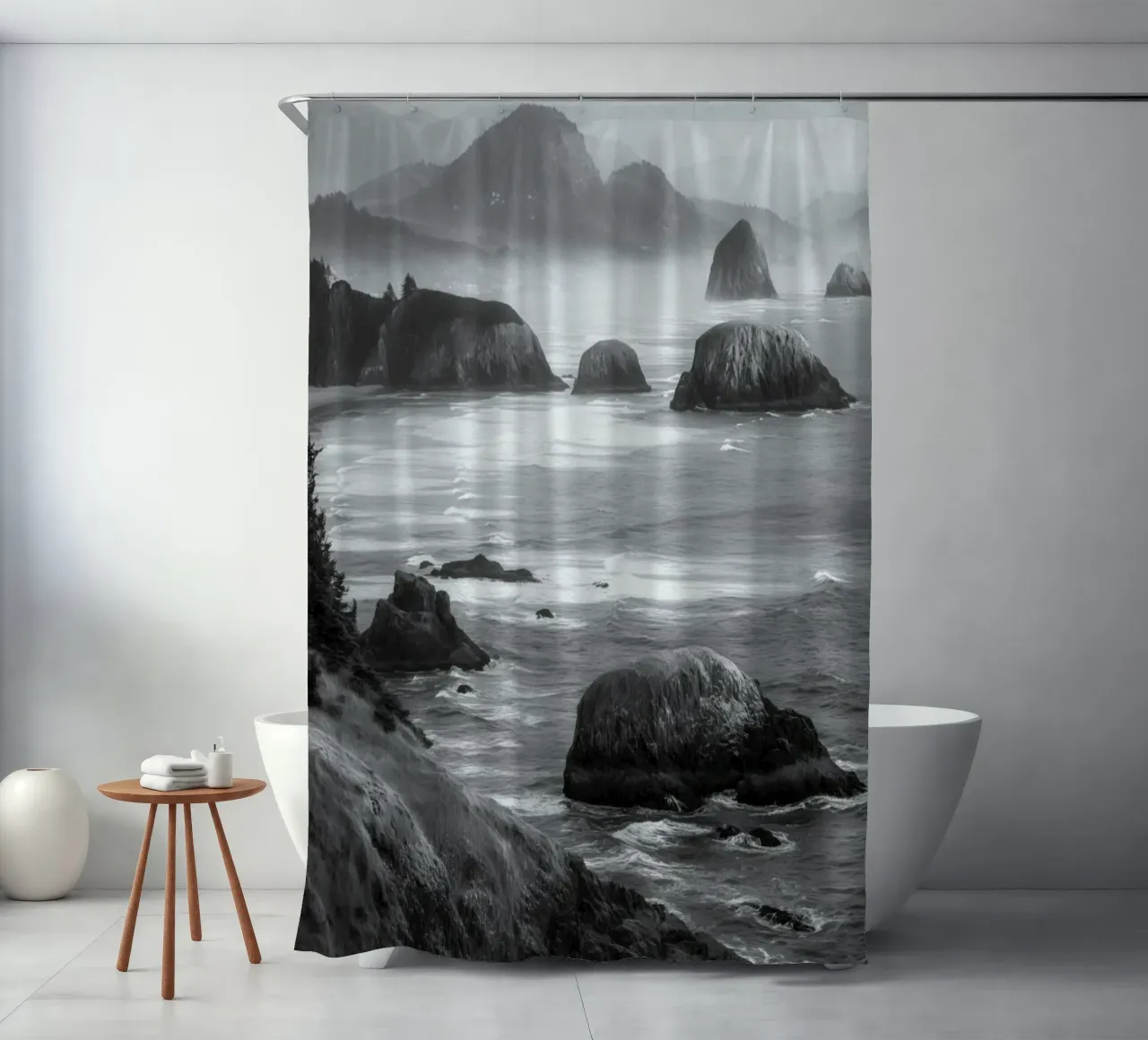 Paesaggio costiero in bianco e nero tenda da doccia da Indigo Tides Art
