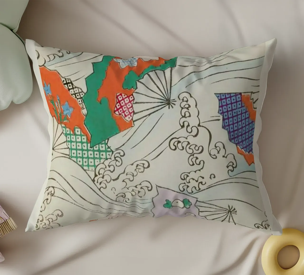 Shin-Bijutsukai - Crest & Fan decorative cushion by Vintage by JUNIQE
