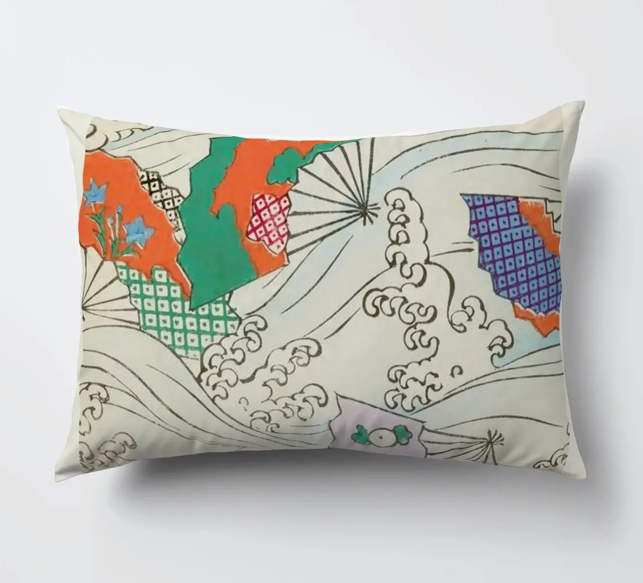 Shin-Bijutsukai - Crest & Fan decorative cushion by Vintage by JUNIQE