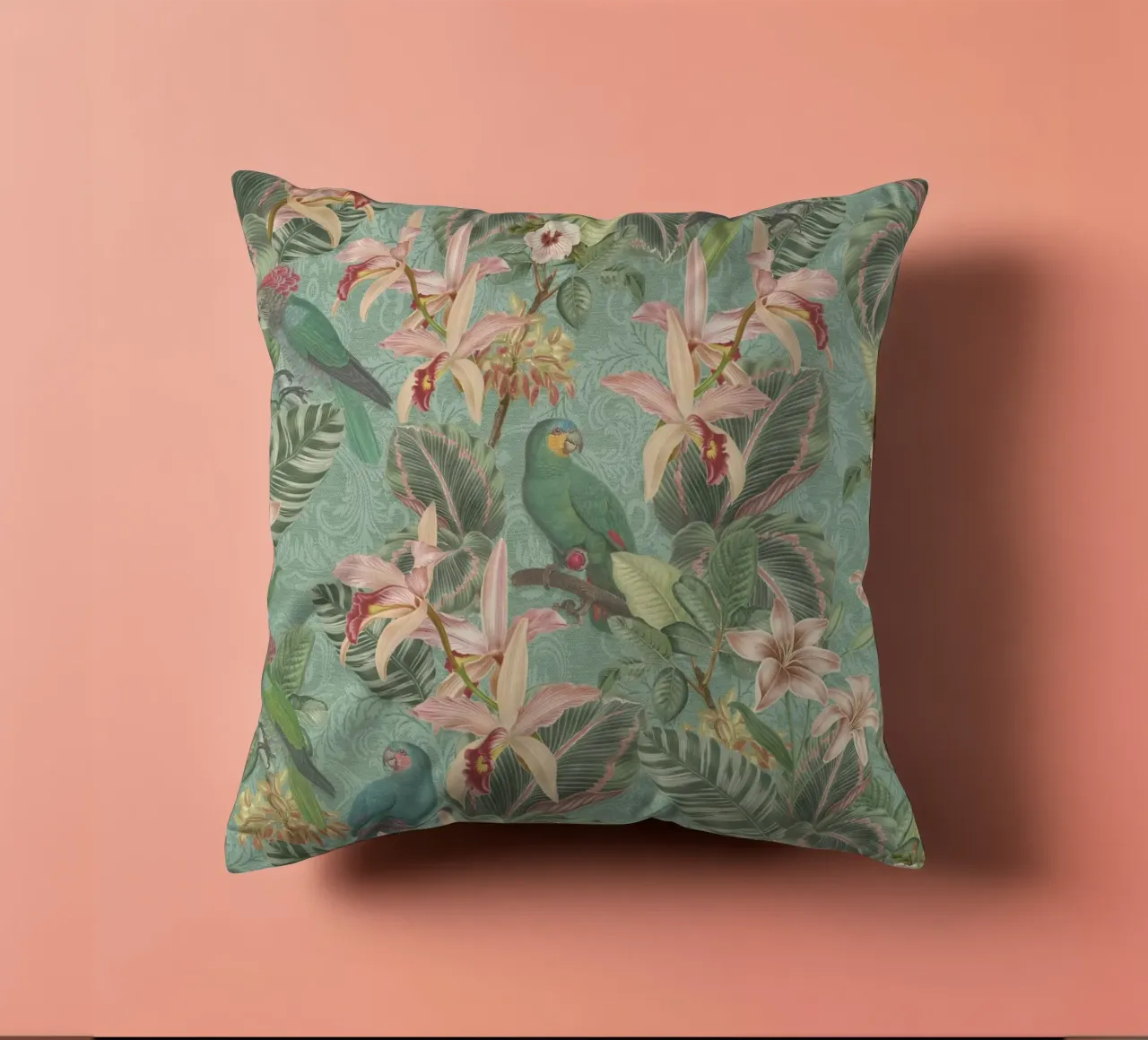 Uccelli della giungla tropicale, pappagalli d'epoca e fiori esotici cuscino da Bloomery Decor