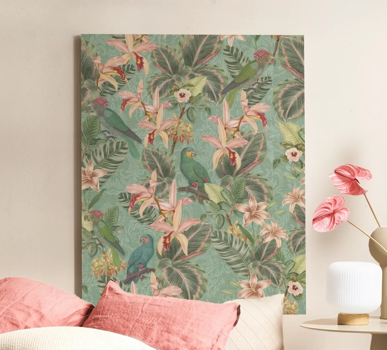 Uccelli della giungla tropicale, pappagalli d'epoca e fiori esotici tela con Cornice a cassetta da Bloomery Decor