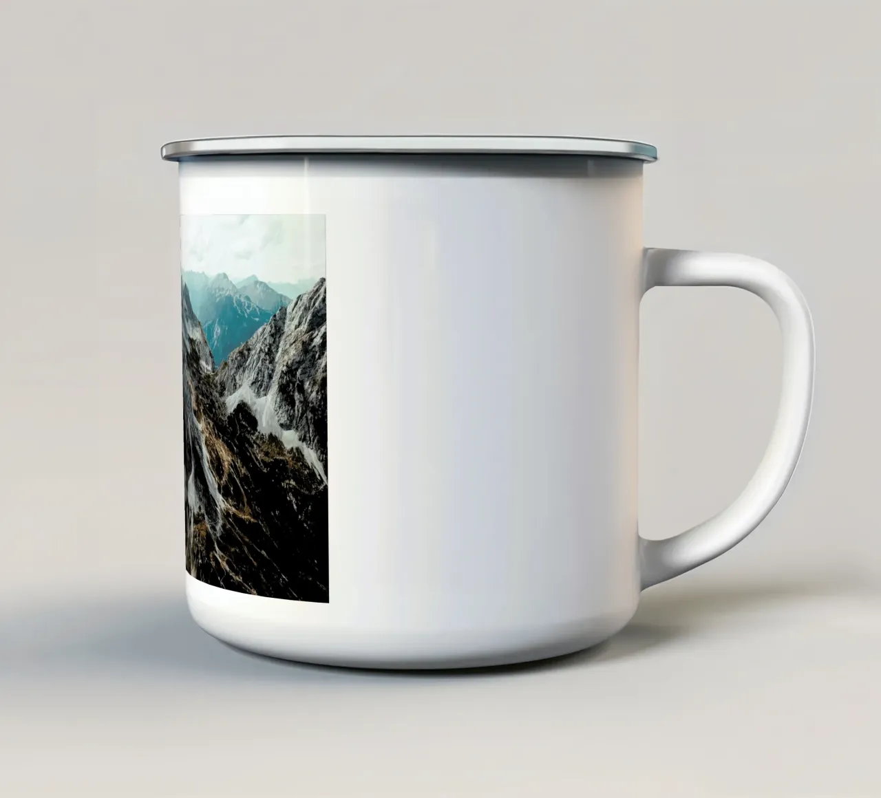 Alps In Austria tazza in smalto da Sebastian Hilgetag