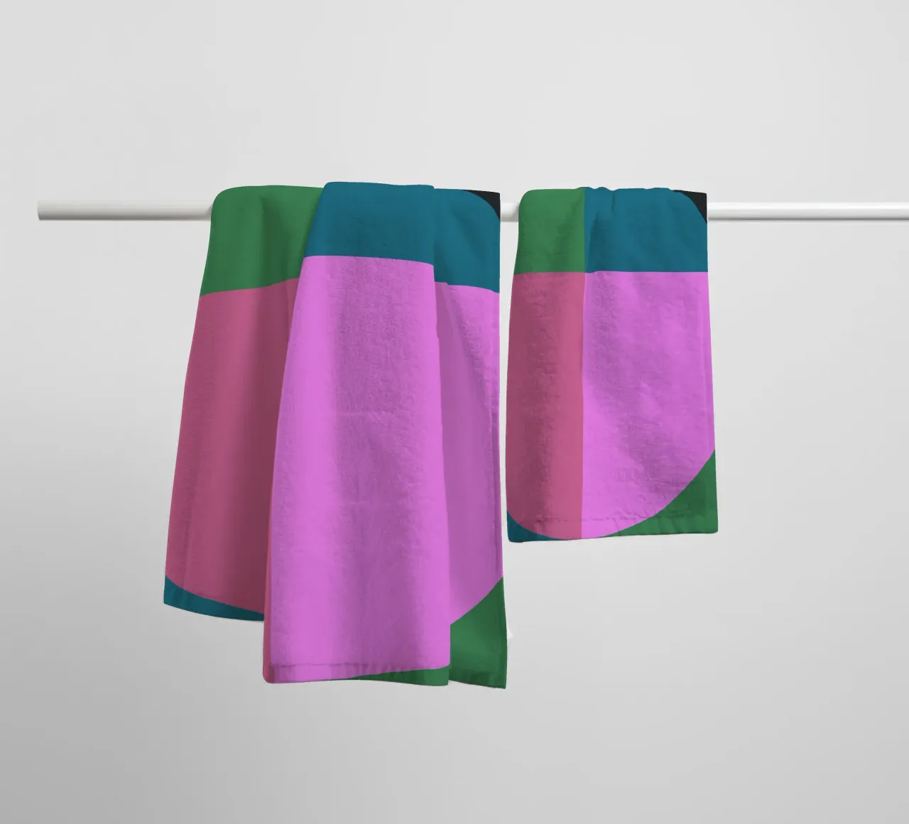 Stampa d'arte geometrica Bauhaus colorata Design modernista asciugamano da bagno da THE MOTIVATED TYPE