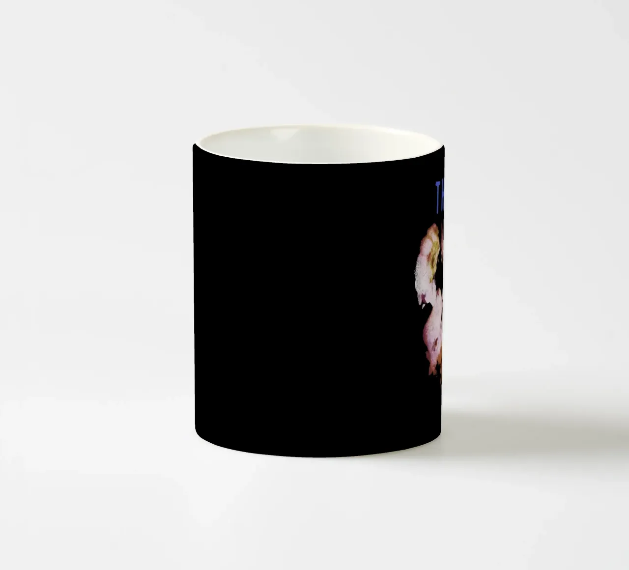 Disintegrazione tazza in ceramica da Jason Lavelle