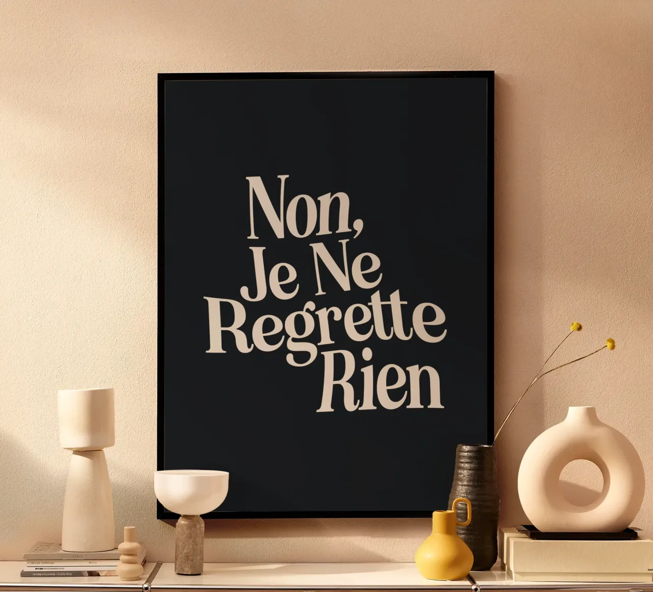 Non, Je Ne Regrette Rien Stampa tipografica in bianco e nero poster da THE MOTIVATED TYPE