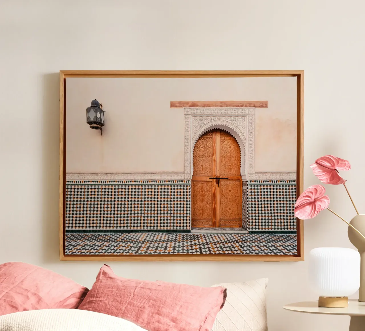 Moroccan door and colorful mosaic tiles tela con Cornice a cassetta da photolovers