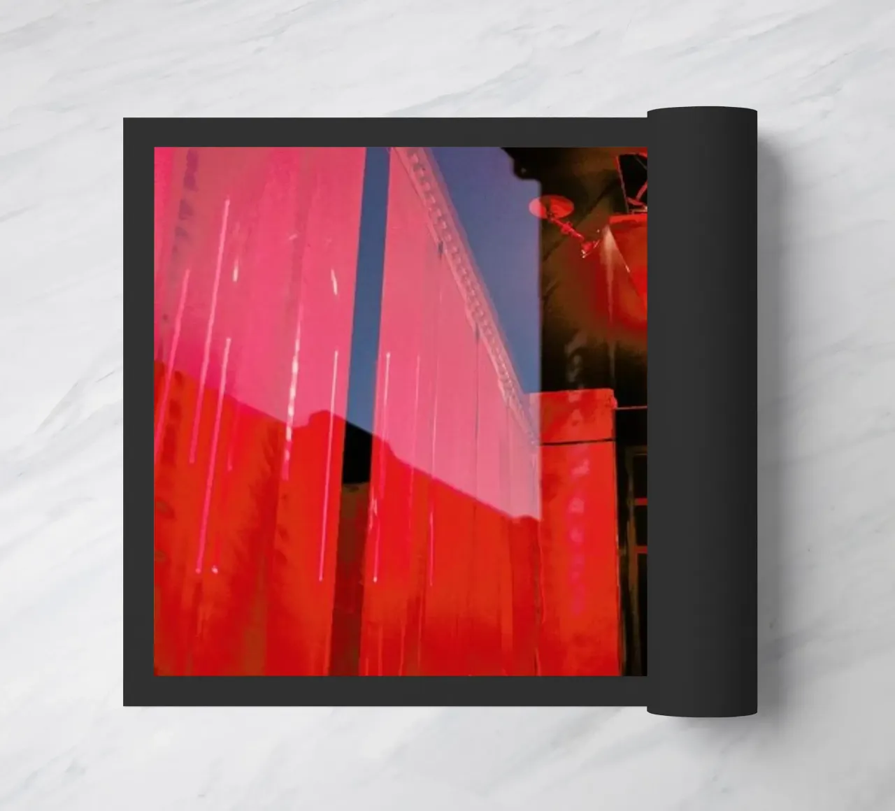 Red Room zerbino da Sebastian Hilgetag