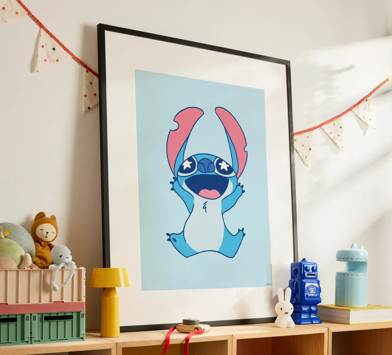 Hey Stitch Poster mit Aluminium Rahmen von Stitch