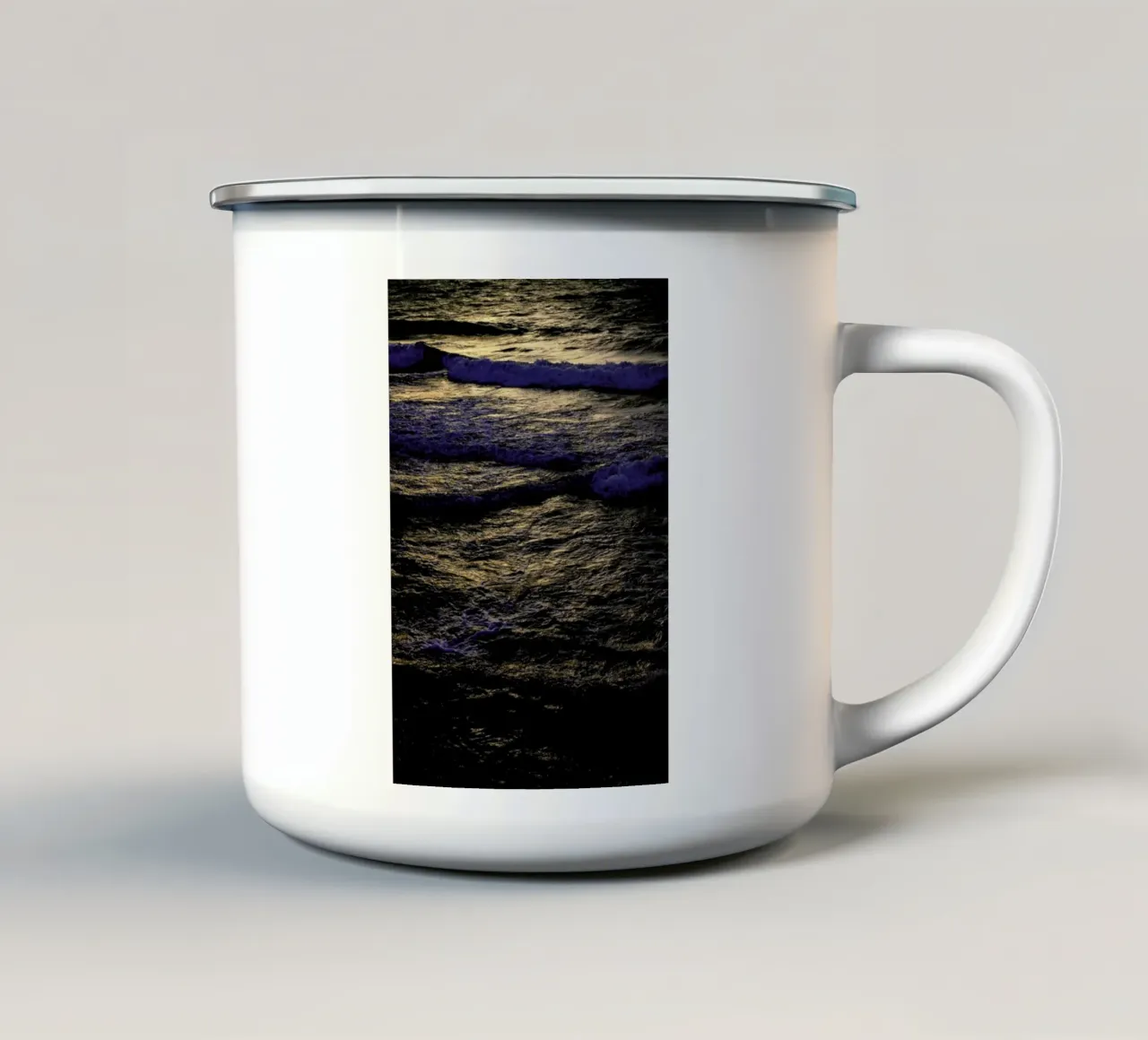 Seaside #39 tazza in smalto da Tal Paz-Fridman