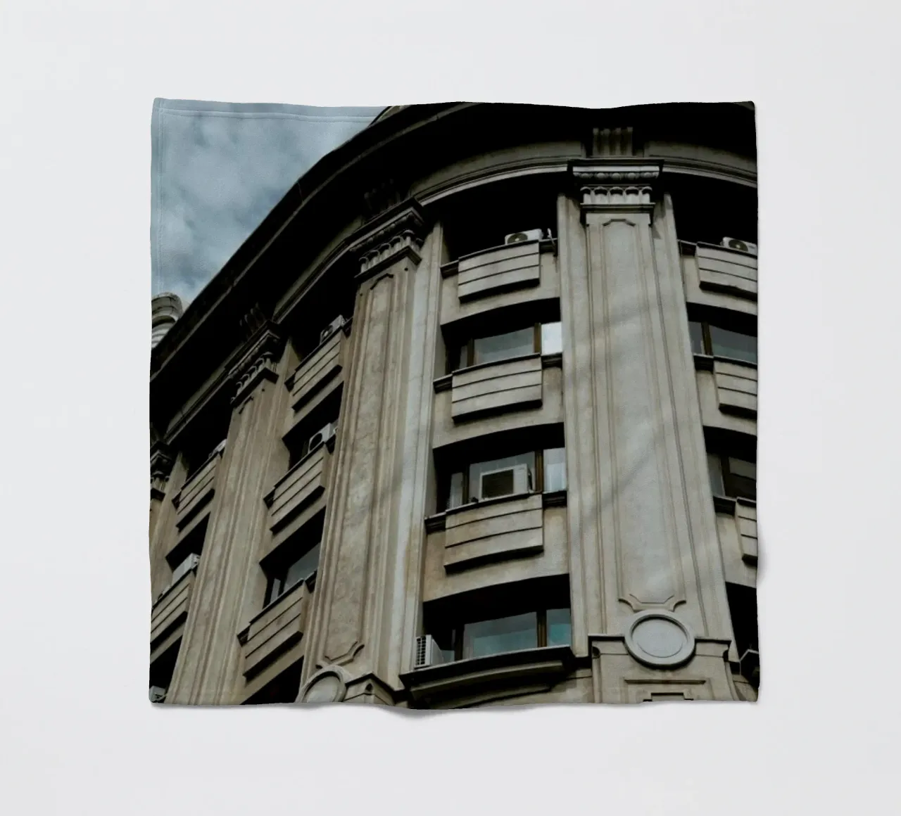 Monumental Architecture coperta in pile da Sebastian Hilgetag