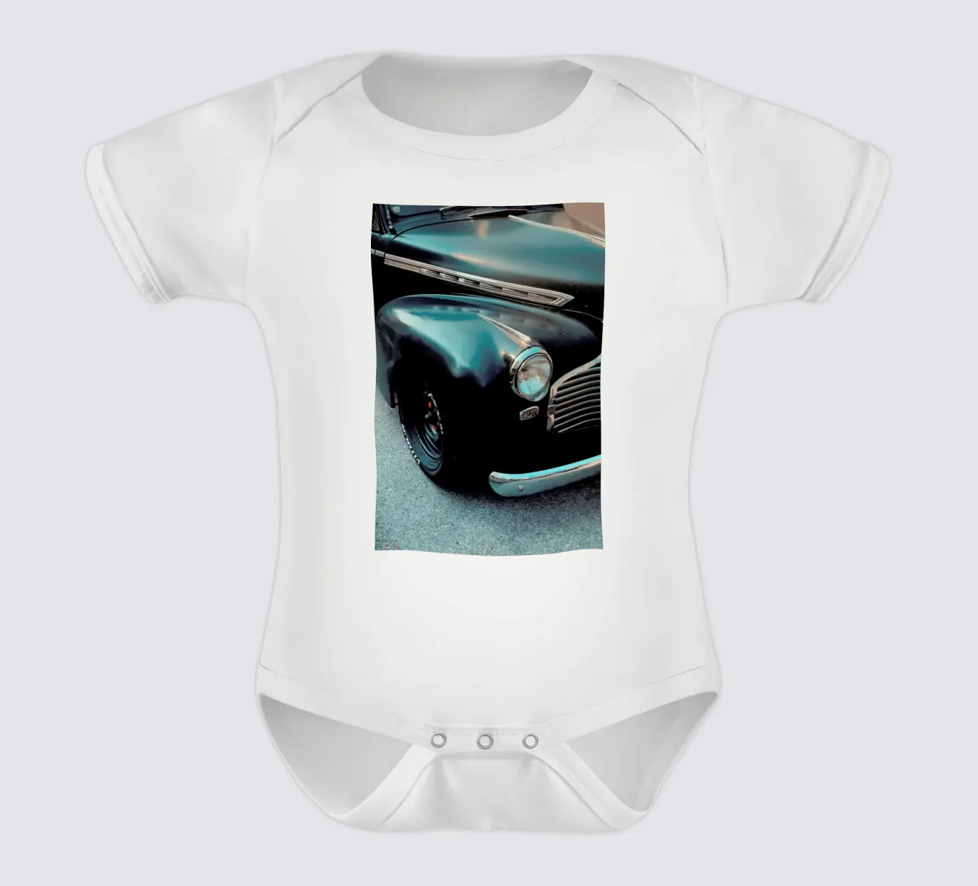 Black Oldtimer Kurzarm Babybody von Sebastian Hilgetag