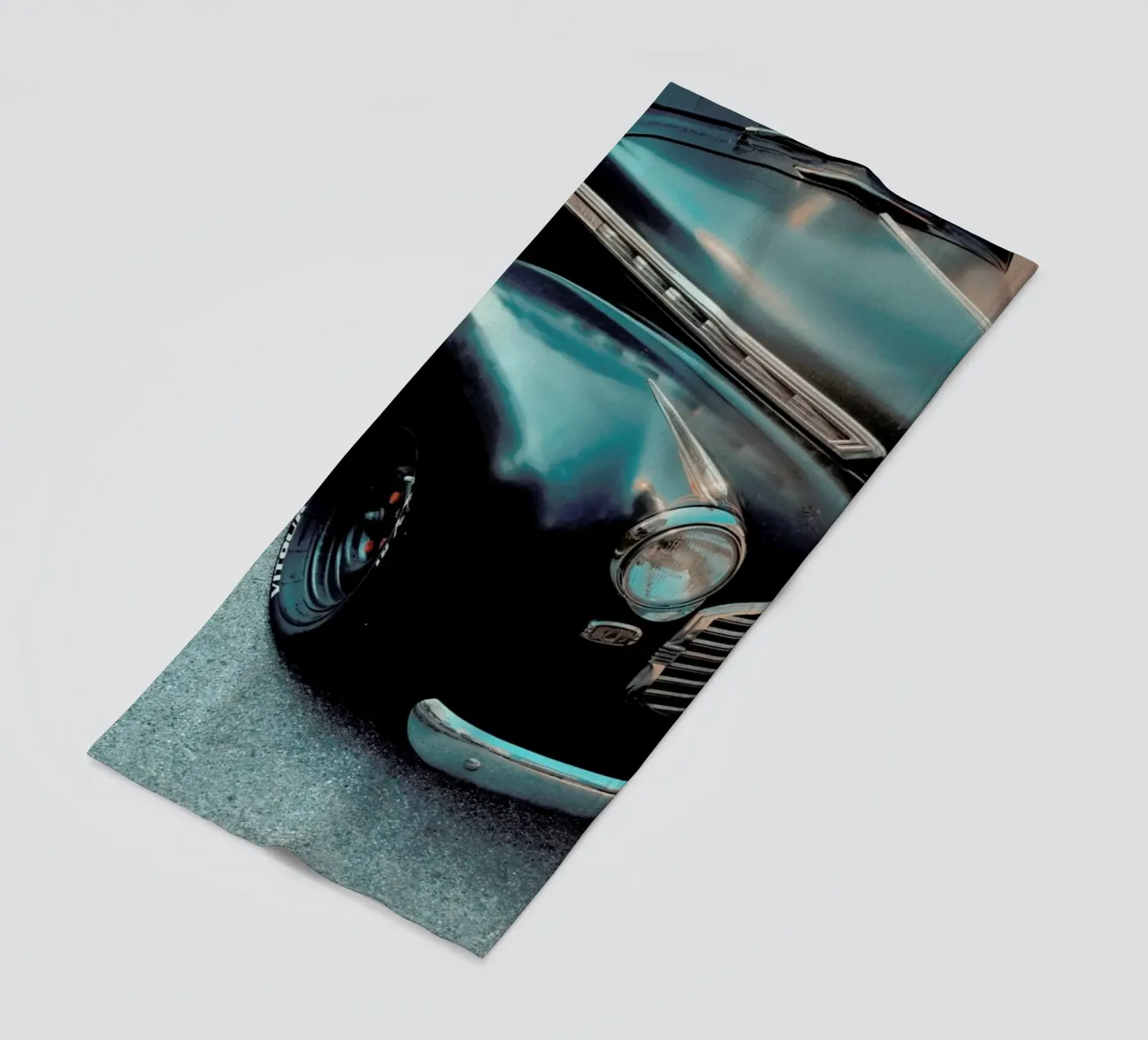 Black Oldtimer Strandtuch von Sebastian Hilgetag