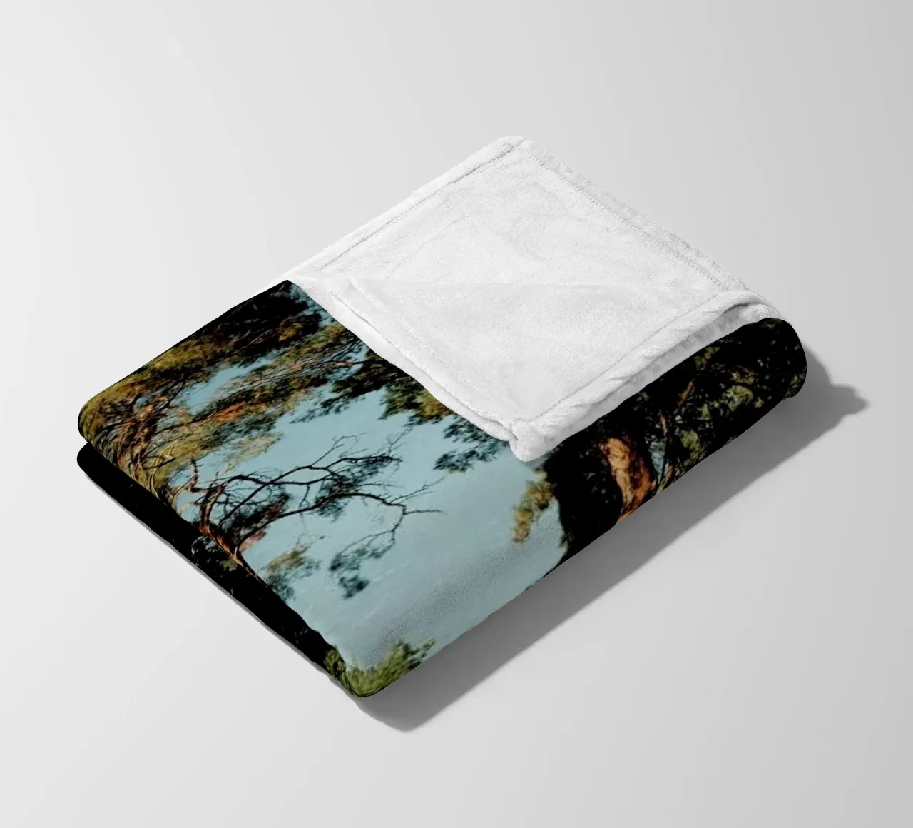 Trees At Sundown coperta in pile da Sebastian Hilgetag