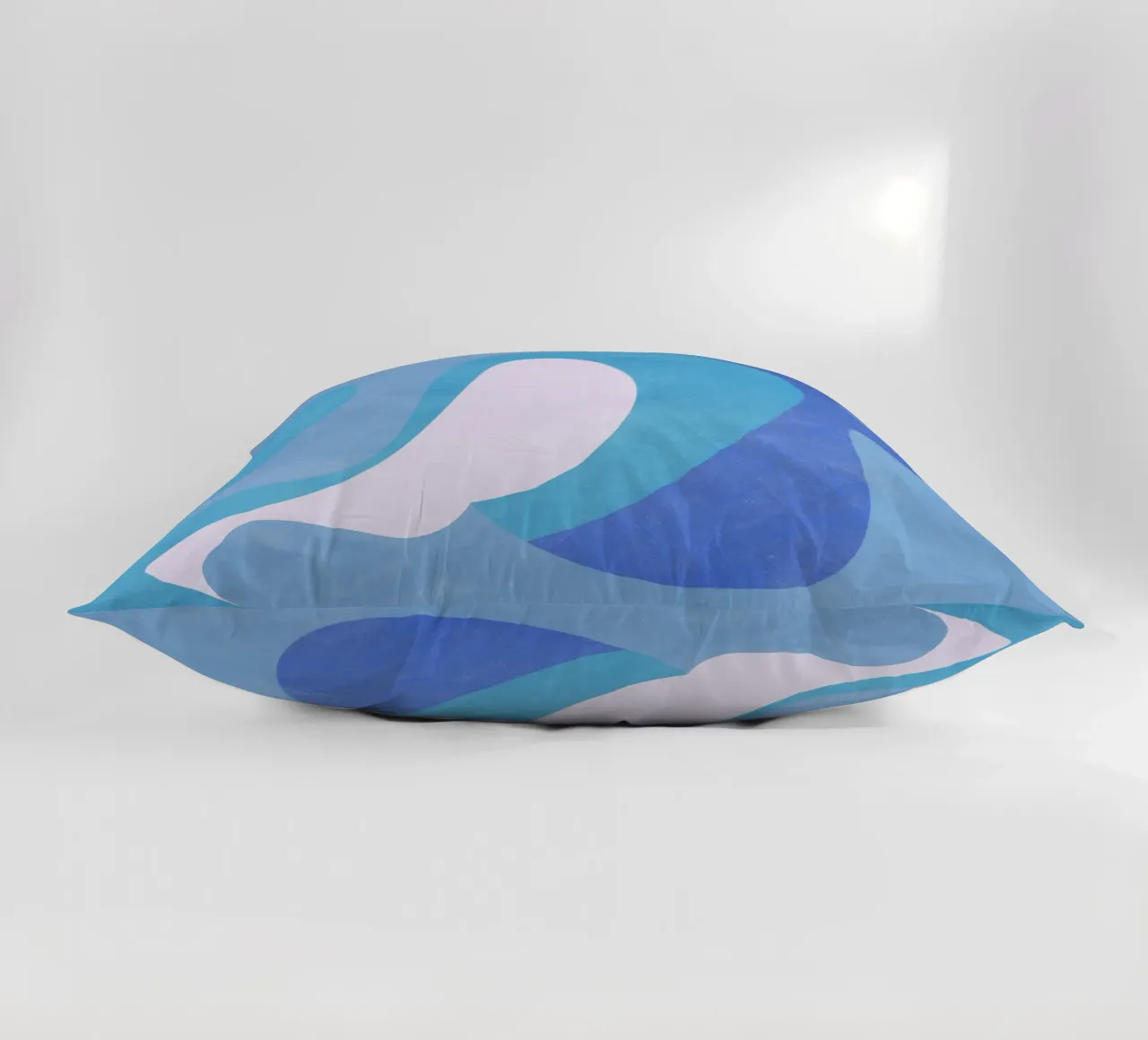Forme astratte blu cuscino da lovely lines