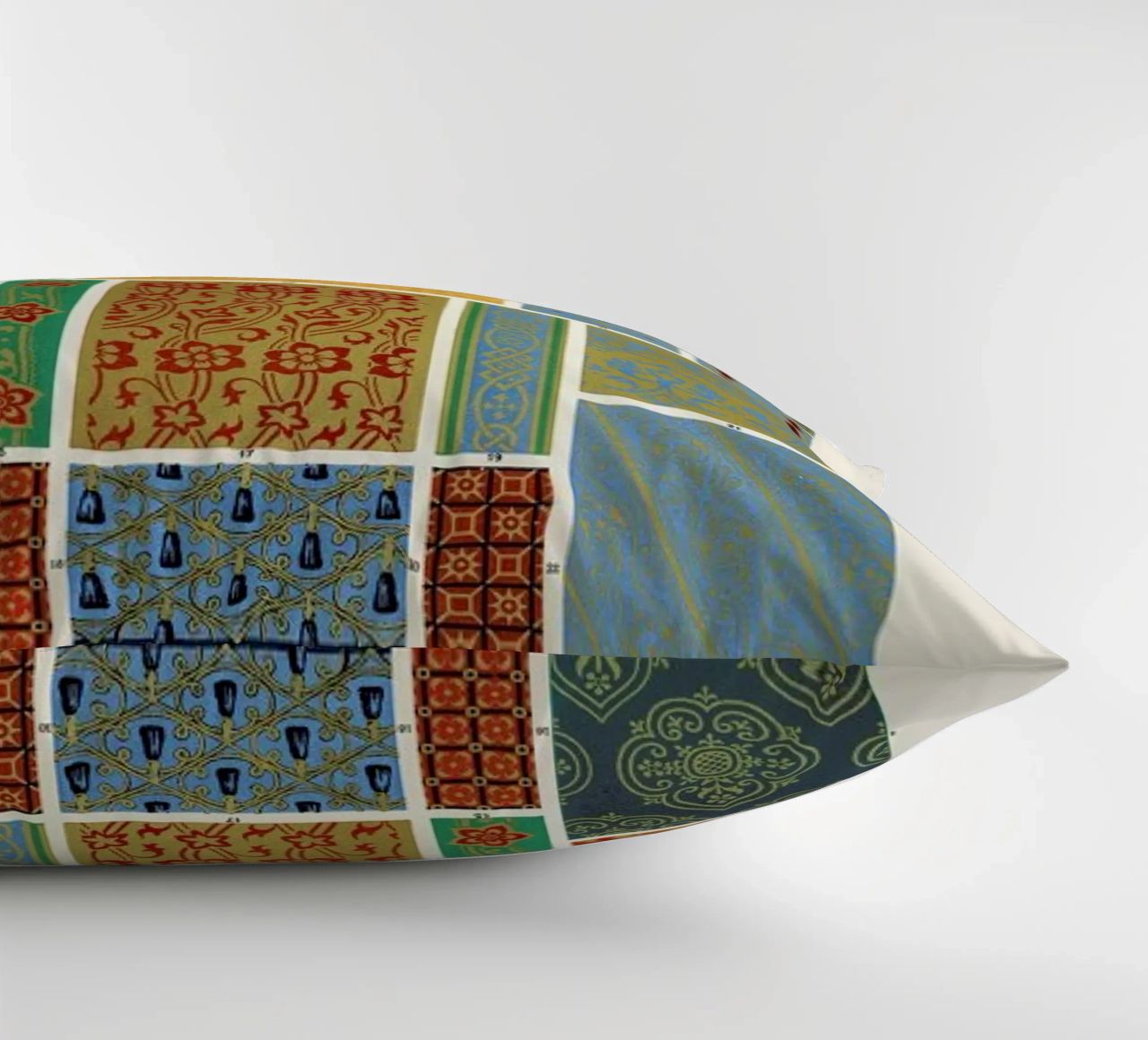 Racinet -  Medieval  Ornamental Pattern III coussin de Vintage by JUNIQE